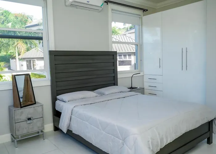 Apartment Breezy Cove In *